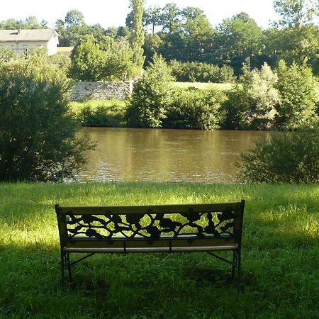 เล ช็องบร์ โดต เล เดลิซ เดอ ลา วูต Hotel Lavoute-sur-Loire ภายนอก รูปภาพ